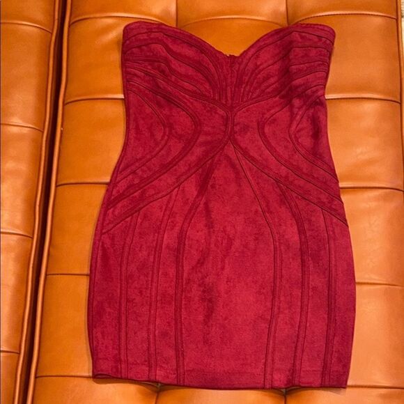Elegant Strapless Burgundy Dress - Picture 1 of 6